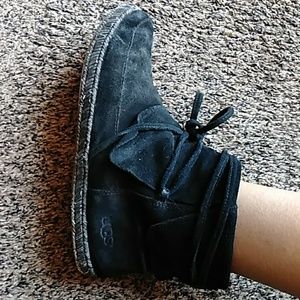 Ugg size 7 moccasin zip boots
